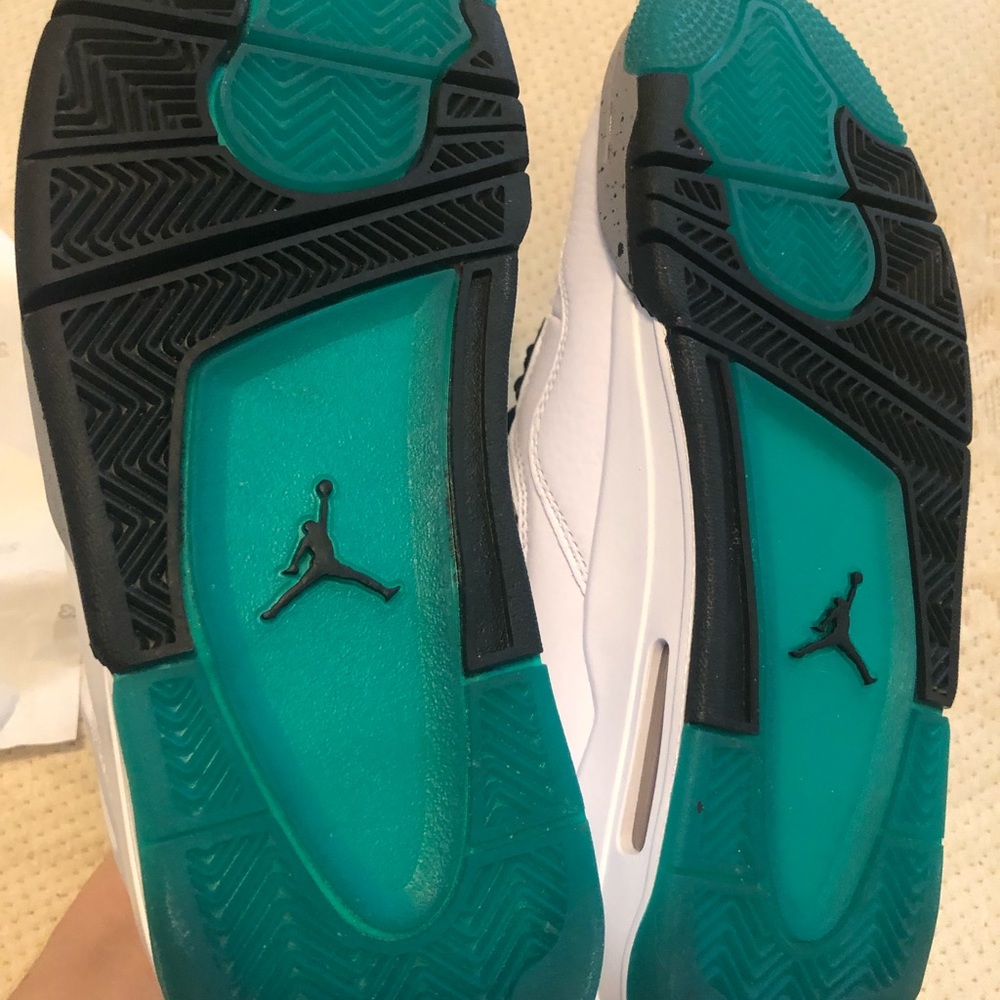 New Women Jordan’s retros - Picture 11 of 13
